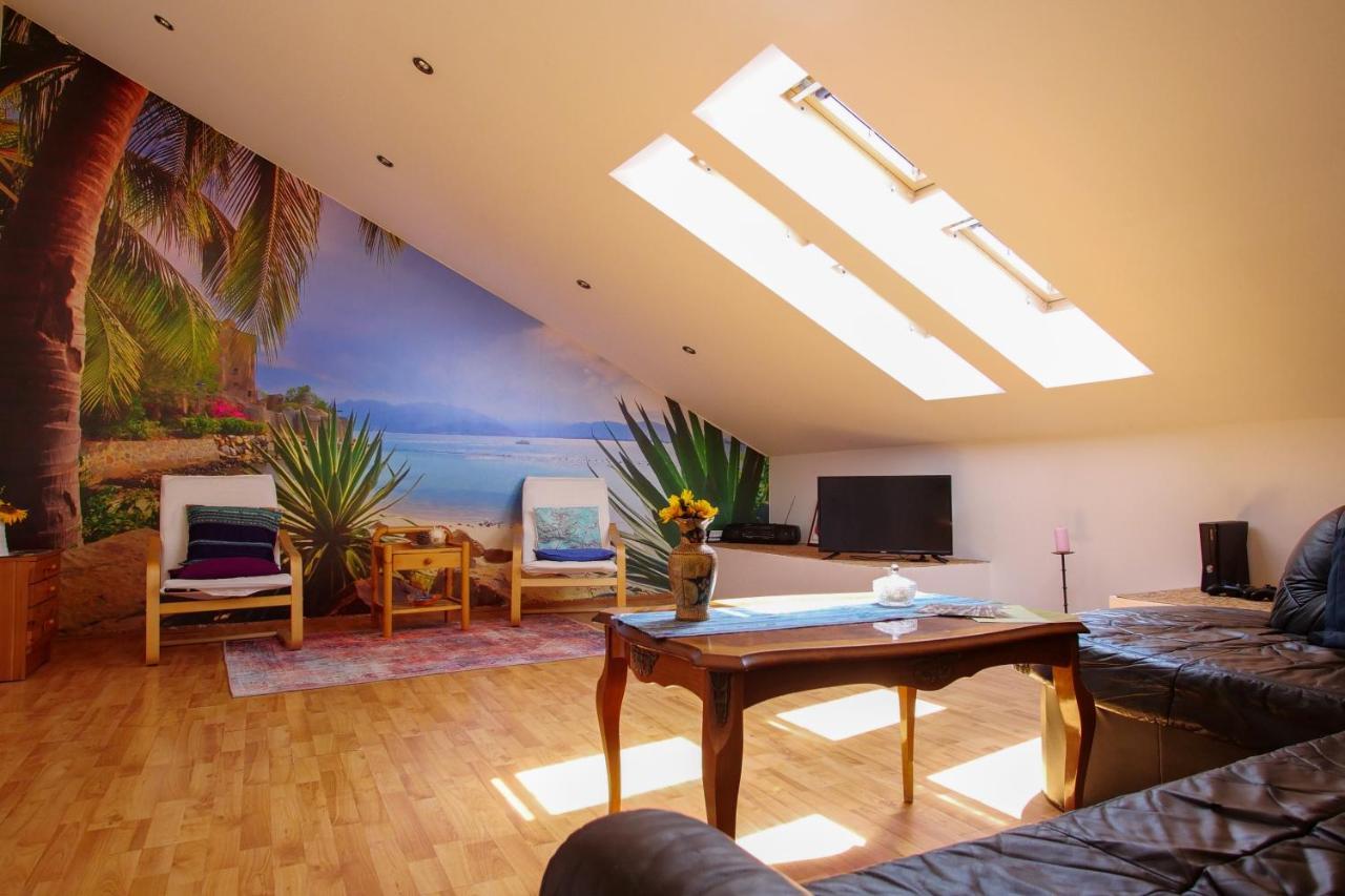 Amu Apartment Pula Bagian luar foto